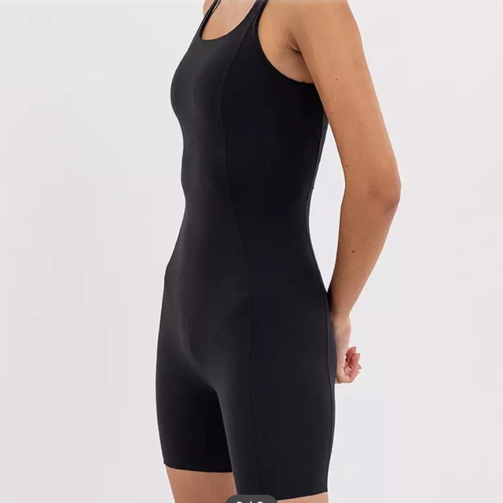 Nike Zenvy Dri-FIT Short Bodysuit romper
